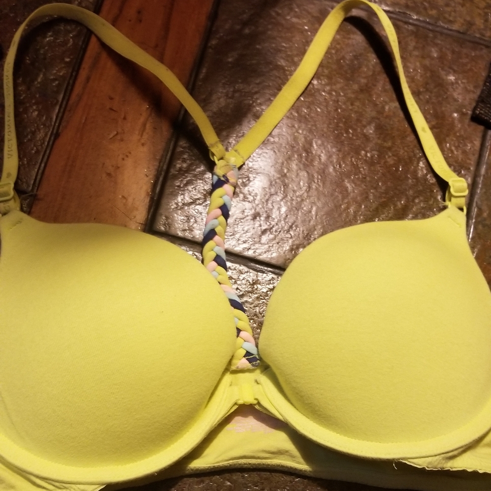 Victoria's Secret Beautiful Lemon Yellow bra